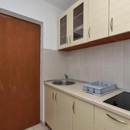 Pokrivenik 10427a Apartament Zastražišće